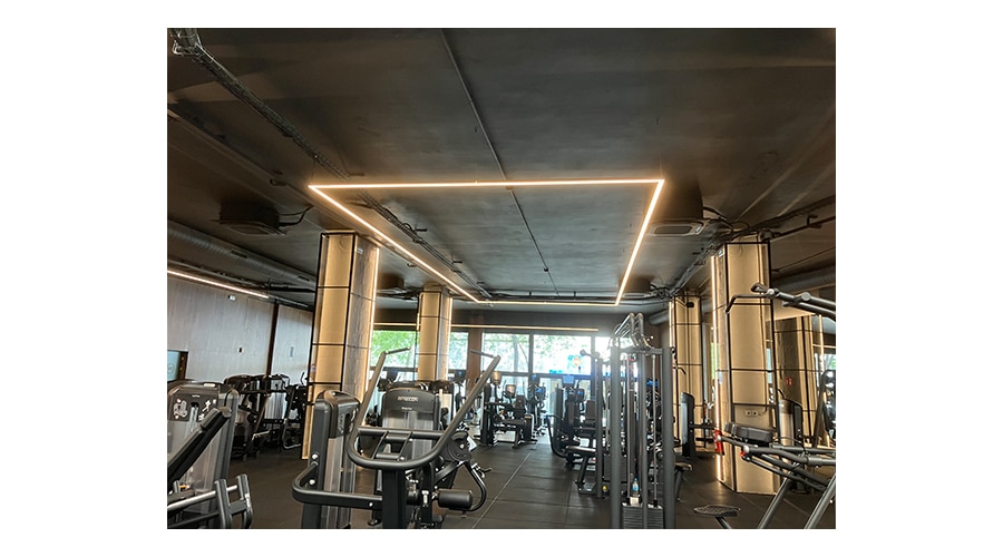Un sistema VRF con recuperación de calor permite climatizar y producir ACS de forma simultánea en un gimnasio de alta demanda